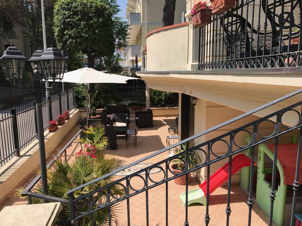 Hotel Perla Verde Rimini Exterior photo